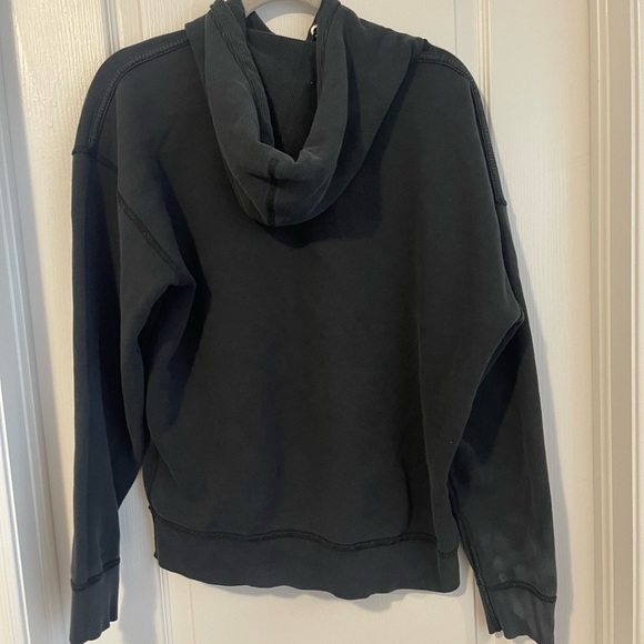 This a reversible black hoodie - Picture 6 of 14